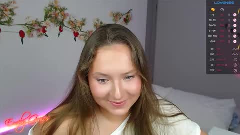 Snapshot of emilyxgrasez chatting on 03/27/26, 11:26 Emily online show from 03/27/26, 11:26