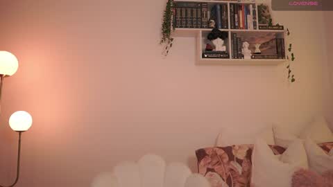 Snapshot of emilyxrose_ chatting on 02/07/25, 08:20 IG thickemmsss online show from 02/07/25, 08:20