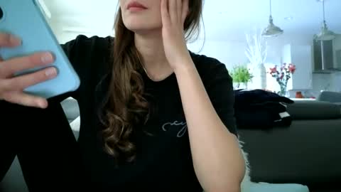 Snapshot of emilyy_miller chatting on 01/31/26, 09:57 emilly online show from 01/31/26, 09:57