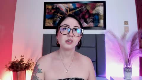Snapshot of emilyywatson chatting on 04/09/26, 06:19 Emilyy Watson online show from 04/09/26, 06:19