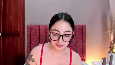 Snapshot of emilyywatson chatting on 05/09/26, 12:54 Emilyy Watson online show from 05/09/26, 12:54