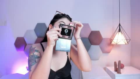Snapshot of emilyywatson chatting on 05/14/26, 12:39 Emilyy Watson online show from 05/14/26, 12:39