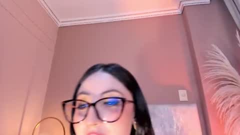 Snapshot of emilyywatson chatting on 06/10/26, 10:52 Emilyy Watson online show from 06/10/26, 10:52