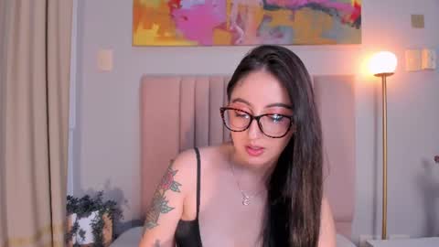 Snapshot of emilyywatson chatting on 06/13/26, 01:36 Emilyy Watson online show from 06/13/26, 01:36