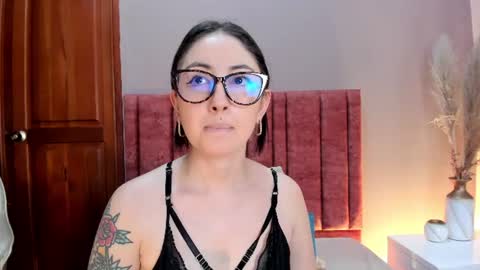 Snapshot of emilyywatson chatting on 06/25/26, 12:32 Emilyy Watson online show from 06/25/26, 12:32