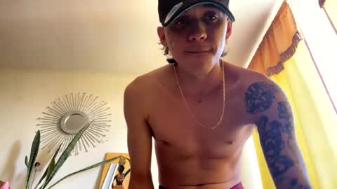 Snapshot of eminem597918 chatting on 10/05/25, 05:55 eminem597918 online show from 10/05/25, 05:55