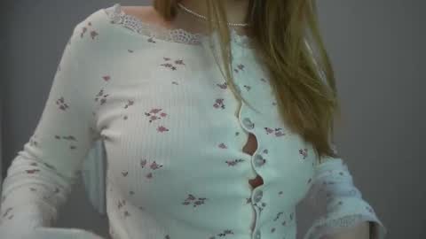 Snapshot of eminent_eva chatting on 01/05/26, 06:11 Eminent Eva online show from 01/05/26, 06:11