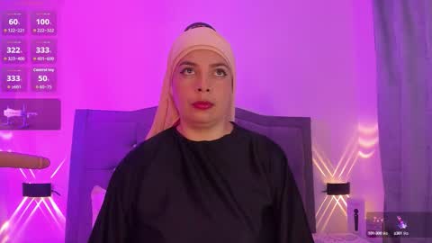 emira199 online show from 10/08/25, 11:19