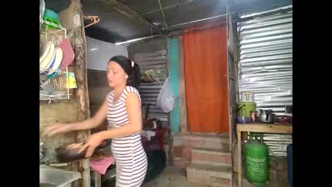 Snapshot of emiril chatting on 02/18/26, 02:46 L i a time online 7am - 1pm Gtm-5 online show from 02/18/26, 02:46