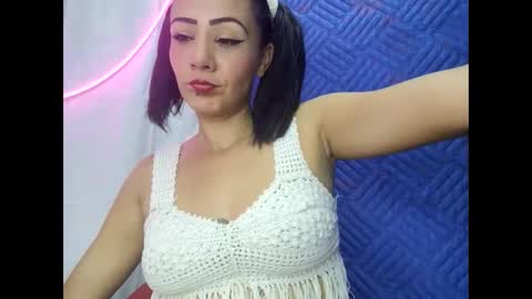 Snapshot of emiril chatting on 02/27/26, 10:43 L i a time online 7am - 1pm Gtm-5 online show from 02/27/26, 10:43