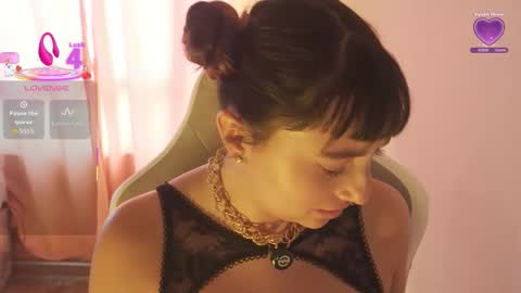 Snapshot of emitaa17228 chatting on 12/15/25, 07:18 emma online show from 12/15/25, 07:18