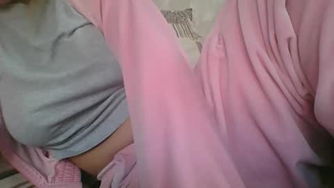 Snapshot of emma_991 chatting on 10/10/25, 09:08 emma_991 online show from 10/10/25, 09:08