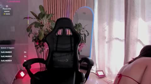   online show from 11/02/25, 08:22