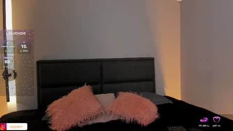 Snapshot of emma__clark__ chatting on 07/10/26, 08:33 Emma Clark online show from 07/10/26, 08:33