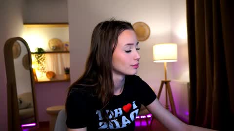 Snapshot of emma__cutiee chatting on 12/29/24, 02:27 Your Emma online show from 12/29/24, 02:27