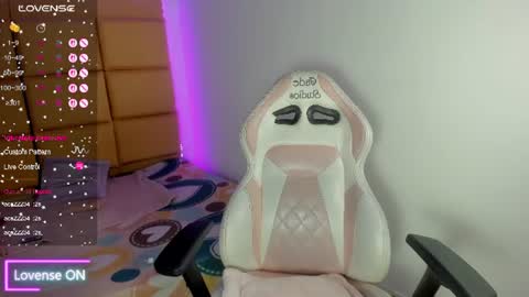 emma__js_ online show from 06/20/26, 03:04