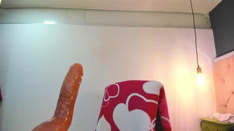 Snapshot of emma__love_ chatting on 02/27/25, 01:28 Emma online show from 02/27/25, 01:28