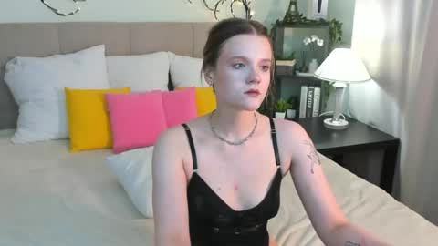 emma__peach online show from 04/25/26, 01:41
