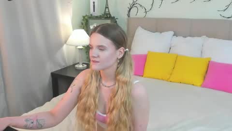 emma__peach online show from 05/16/26, 10:36