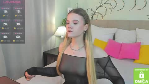 Snapshot of emma__peach chatting on 06/09/26, 07:42 emma__peach online show from 06/09/26, 07:42