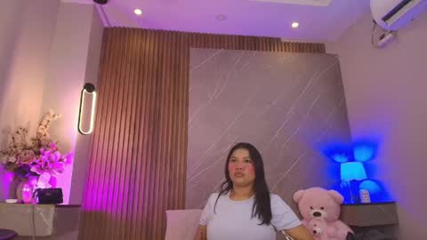 Snapshot of emma__rose1 chatting on 05/03/26, 03:01 emma__rose1 online show from 05/03/26, 03:01