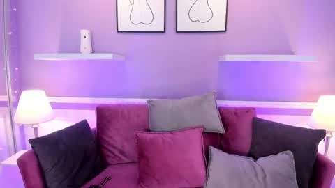 Snapshot of emma__walkerr_ chatting on 01/23/25, 10:11 emma__walkerr_ online show from 01/23/25, 10:11