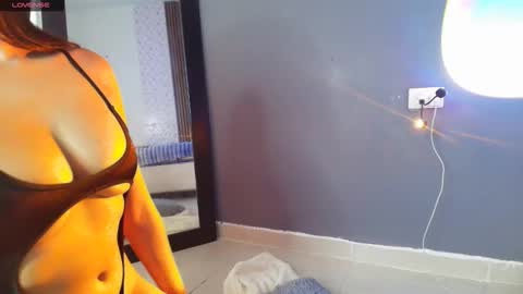 Snapshot of emma_and_aysha chatting on 11/11/25, 10:32 emma_and_aysha online show from 11/11/25, 10:32