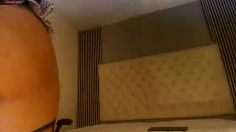 emma_and_aysha online show from 06/21/26, 01:46