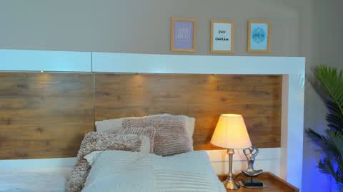 Snapshot of emma_bakker_ chatting on 12/18/24, 05:31 Emma online show from 12/18/24, 05:31