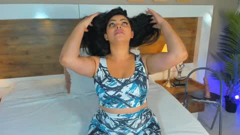 Snapshot of emma_bakker_ chatting on 01/05/25, 12:53 Emma online show from 01/05/25, 12:53