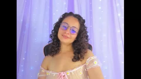 Snapshot of emma_belle02 chatting on 11/19/25, 10:21 Emma online show from 11/19/25, 10:21