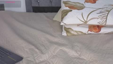 Emma online show from 12/18/25, 04:29