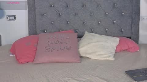 Emma online show from 12/22/25, 02:08