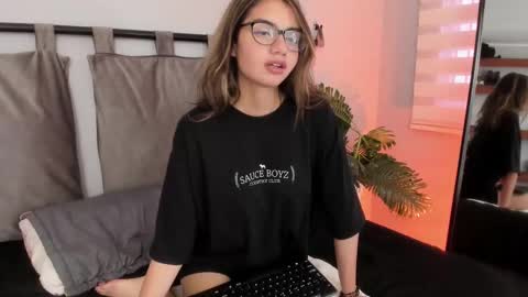 Snapshot of emma_bloom__ chatting on 02/03/25, 08:13 Emma Bloom online show from 02/03/25, 08:13