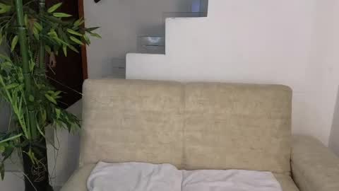 Snapshot of emma_blue_ chatting on 09/11/25, 04:01 Emma Blue modelo independiente online show from 09/11/25, 04:01