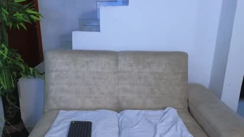 Snapshot of emma_blue_ chatting on 11/13/25, 04:44 Emma Blue modelo independiente online show from 11/13/25, 04:44