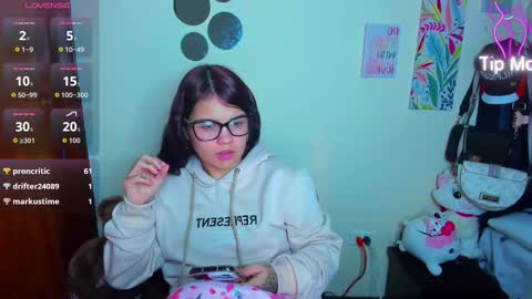 Snapshot of emma_boo_ chatting on 12/02/25, 03:56 emma_boo_ online show from 12/02/25, 03:56