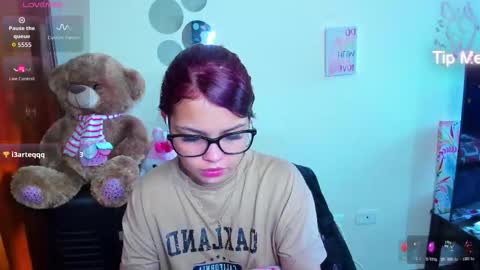 Snapshot of emma_boo_ chatting on 03/27/26, 04:40 emma_boo_ online show from 03/27/26, 04:40