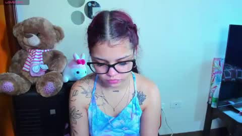 Snapshot of emma_boo_ chatting on 05/02/26, 01:38 emma_boo_ online show from 05/02/26, 01:38