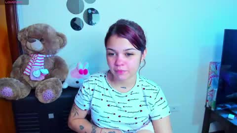 Snapshot of emma_boo_ chatting on 05/09/26, 03:28 emma_boo_ online show from 05/09/26, 03:28