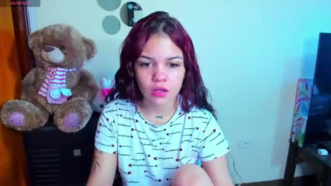 Snapshot of emma_boo_ chatting on 05/10/26, 01:27 emma_boo_ online show from 05/10/26, 01:27