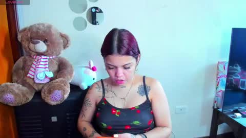 Snapshot of emma_boo_ chatting on 05/11/26, 02:45 emma_boo_ online show from 05/11/26, 02:45