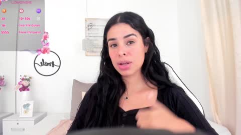 Snapshot of emma_castilloo chatting on 12/11/24, 01:58 Emma Castillo online show from 12/11/24, 01:58
