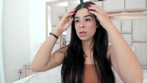 Snapshot of emma_castilloo chatting on 12/29/24, 04:19 Emma Castillo online show from 12/29/24, 04:19