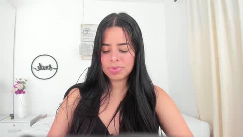 Snapshot of emma_castilloo chatting on 02/01/25, 01:23 Emma Castillo online show from 02/01/25, 01:23