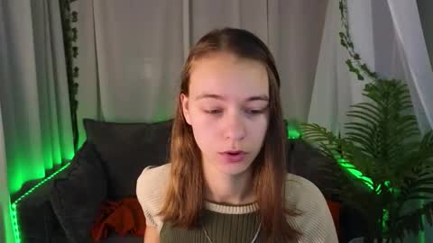 Snapshot of emma_chaser chatting on 11/18/25, 02:28 emma_chaser online show from 11/18/25, 02:28