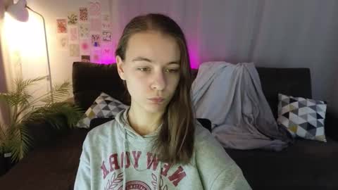 Snapshot of emma_chaser chatting on 11/29/25, 07:44 emma_chaser online show from 11/29/25, 07:44