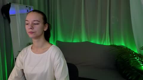 Snapshot of emma_chaser chatting on 02/19/26, 01:34 emma_chaser online show from 02/19/26, 01:34