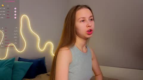 Snapshot of emma_clon chatting on 06/12/26, 01:26 Emma online show from 06/12/26, 01:26