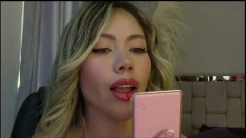 emma coronel online show from 03/15/26, 09:21